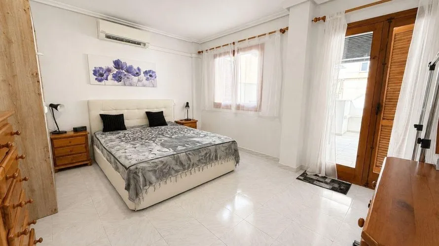 Penthouse de 2 chambres à Torrevieja, Espagne No. 1707 № 1