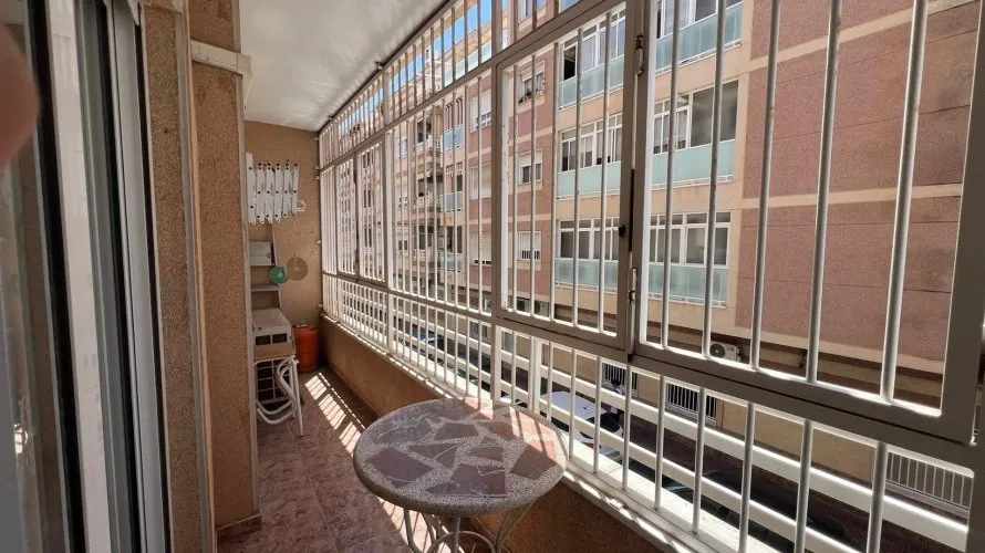 Apartment de 2 chambres à Torrevieja, Espagne No. 1706 № 18