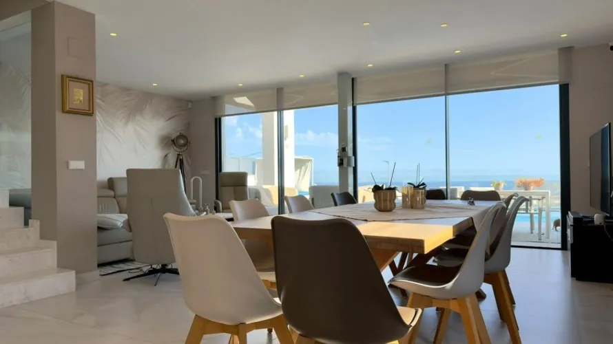 Villa de 324m² à Finestrat, Espagne No. 1825 № 1
