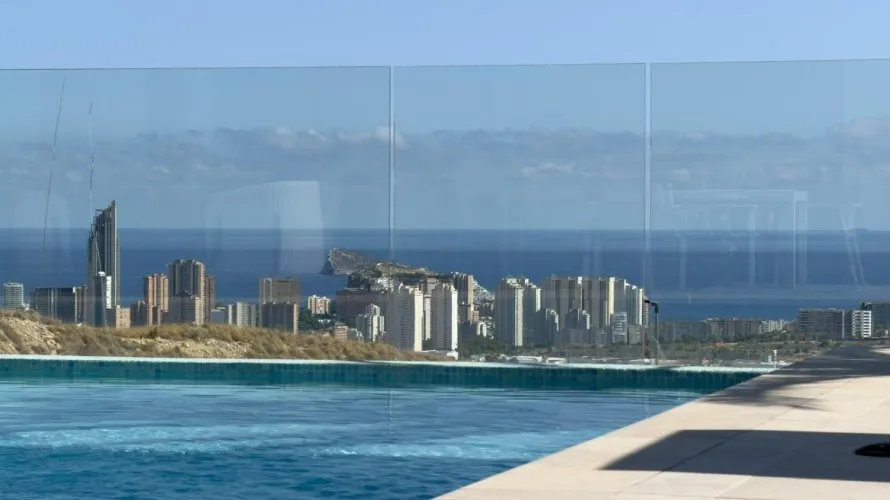 Villa de 324m² à Finestrat, Espagne No. 1825 № 2