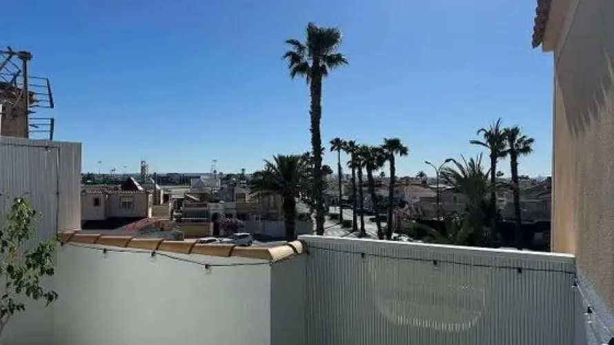 House de 82m² à Torrevieja, Espagne No. 1795 № 1
