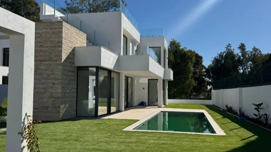 4 bedrooms villa for sale , Estepona, Spain No. 414 № 4