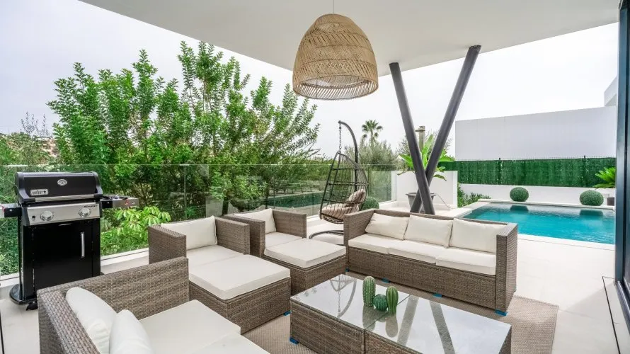 5 bedrooms house for sale , Cancelada, Spain No. 400