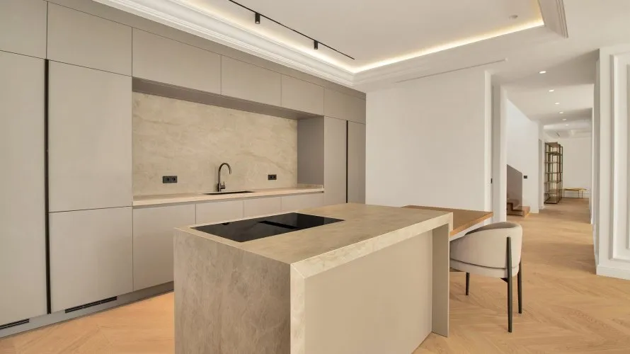 6 bedrooms villa for sale , Marbella, Spain No. 317 № 2