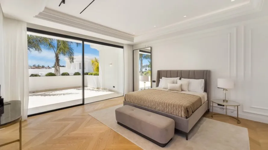 6 bedrooms villa for sale , Marbella, Spain No. 410 № 21