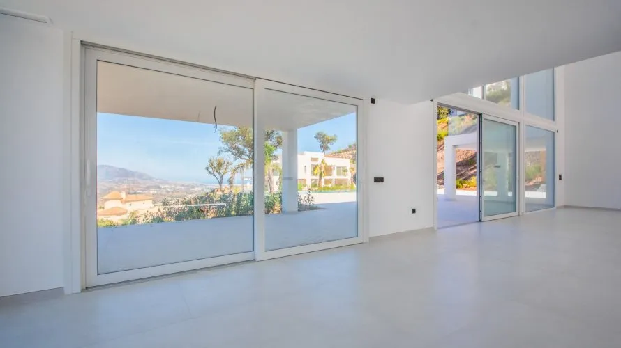 4 bedrooms villa for sale , Marbella, Spain No. 245