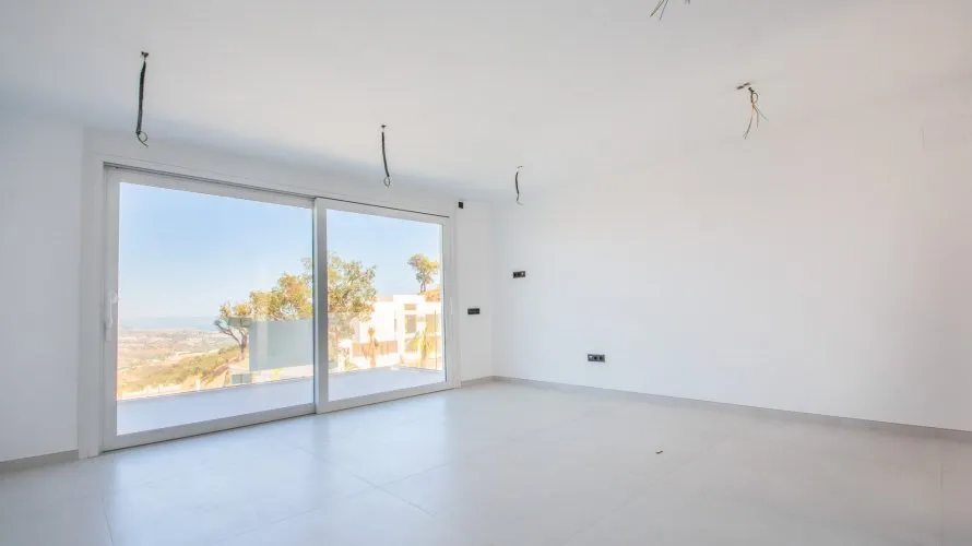 4 bedrooms villa for sale , Marbella, Spain No. 245 № 16