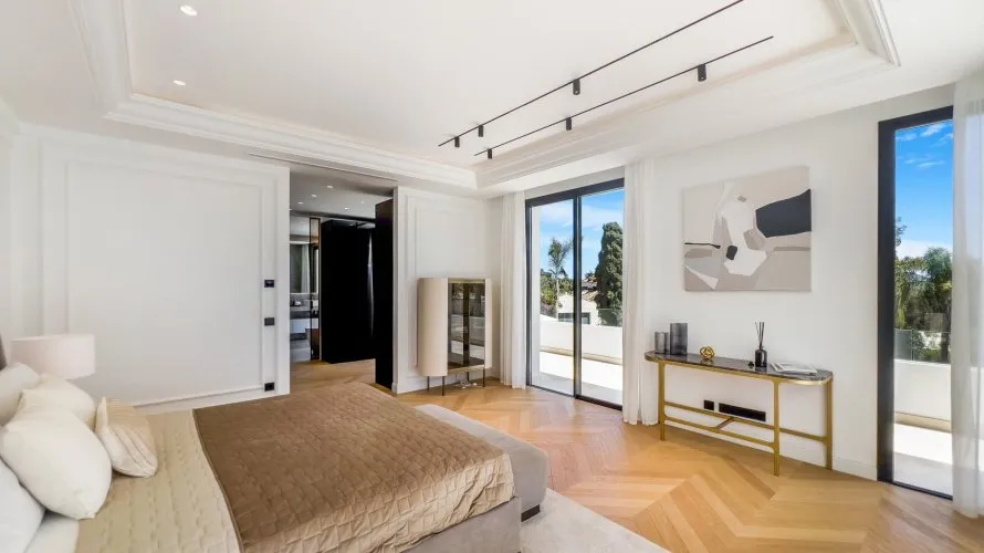 6 bedrooms villa for sale , Marbella, Spain No. 410 № 19