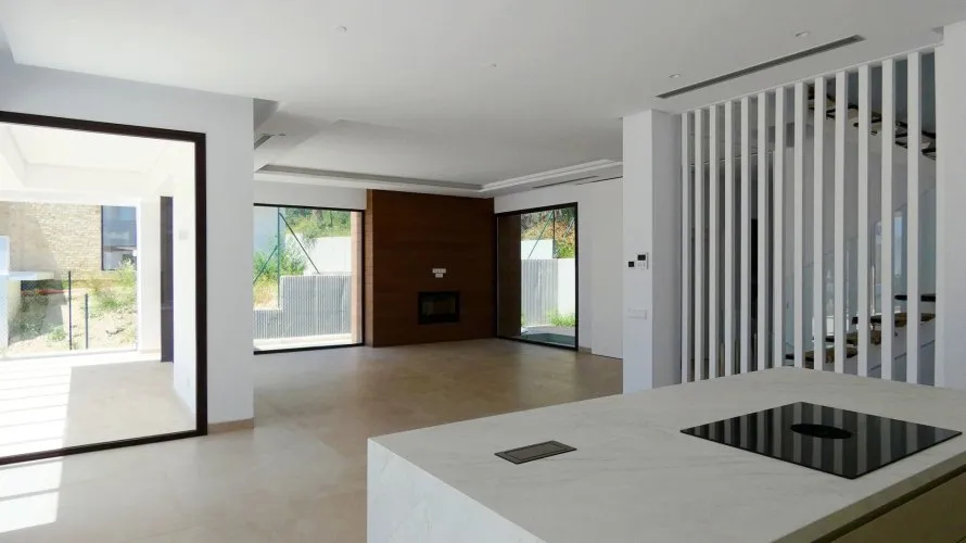 4 bedrooms villa for sale , Marbella, Spain No. 142 № 2