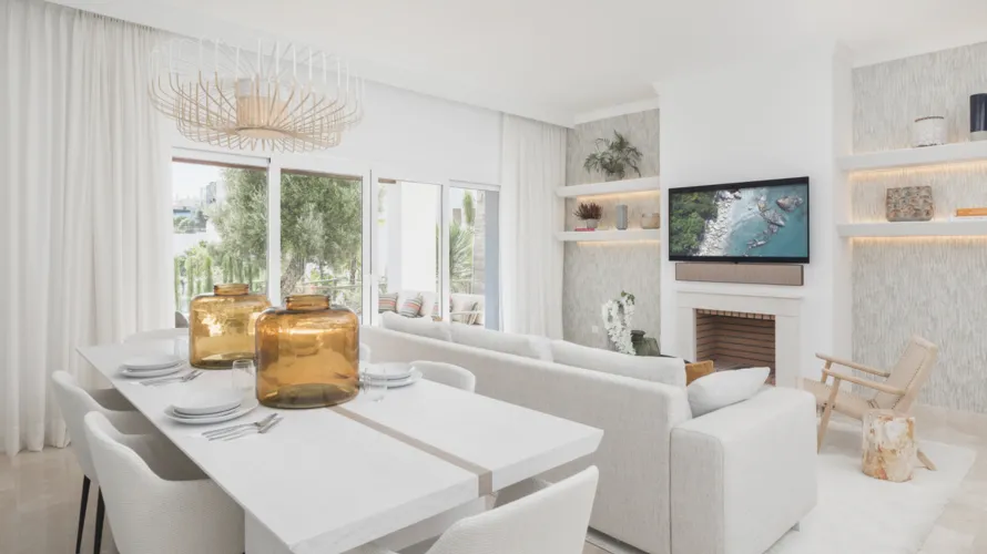 3 bedrooms apartment for sale , Benahavis, Spain No. 359 № 2