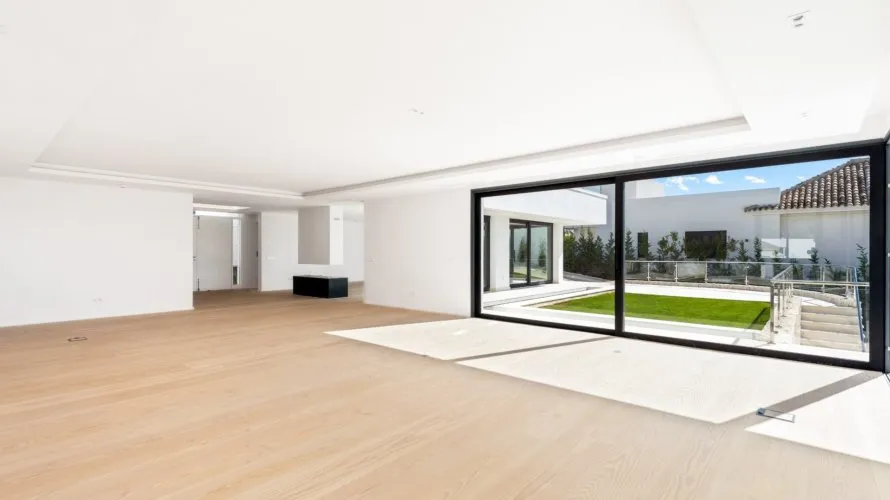 4 bedrooms villa for sale , Marbella, Spain No. 148 № 1