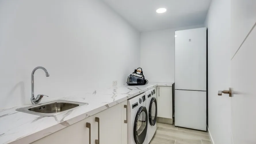 5 bedrooms house for sale , Cancelada, Spain No. 400 № 27