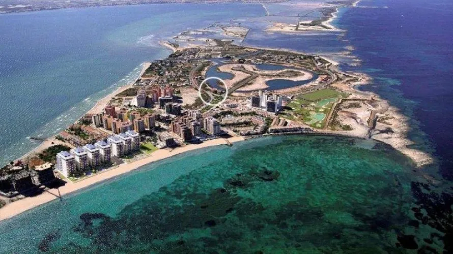 3 bedrooms villa for sale , La Manga del Mar Menor, Spain No. 659 № 8