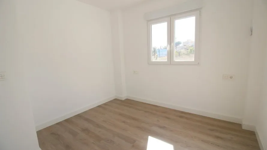 4 bedrooms apartment for sale, La Torre, Spain No. 719 № 18