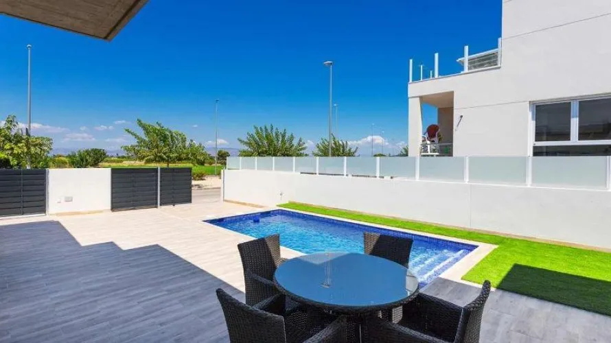 3 bedrooms villa for sale, Daya Nueva, Spain No. 666 № 5