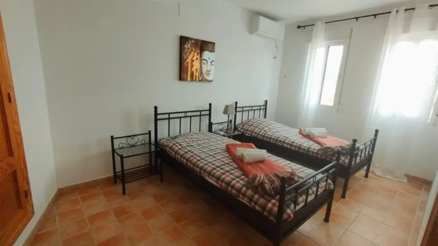 8 bedrooms villa for sale , Maryvilla, Spain No. 806 № 27