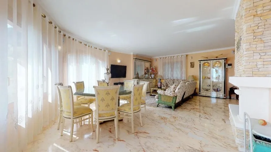 7 bedrooms villa for sale, Maryvilla, Spain No. 795 № 2