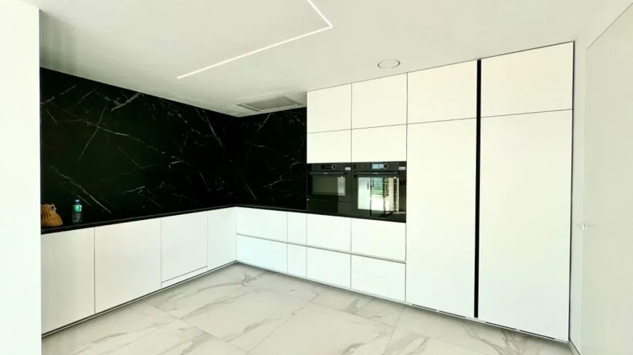 5 bedrooms villa for sale , Zona Altea Hills, Spain No. 557 № 12