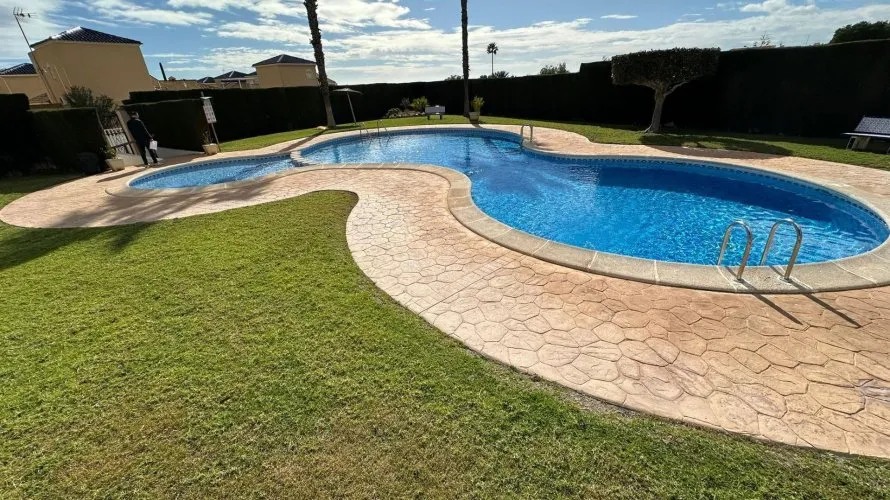 3 bedrooms house for sale , La Florida, Spain No. 622 № 4