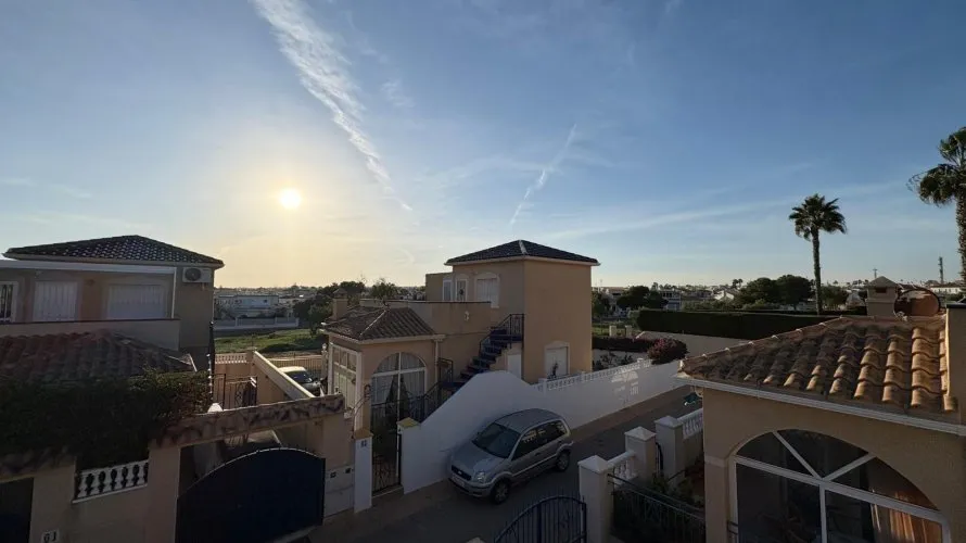 3 bedrooms house for sale , La Florida, Spain No. 622 № 9