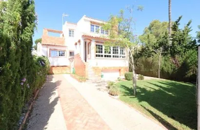 4 bedrooms apartment for sale, Villamartin, Spain No. 1129