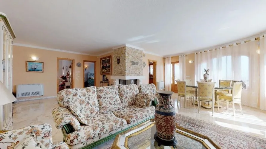 7 bedrooms villa for sale, Maryvilla, Spain No. 795 № 1