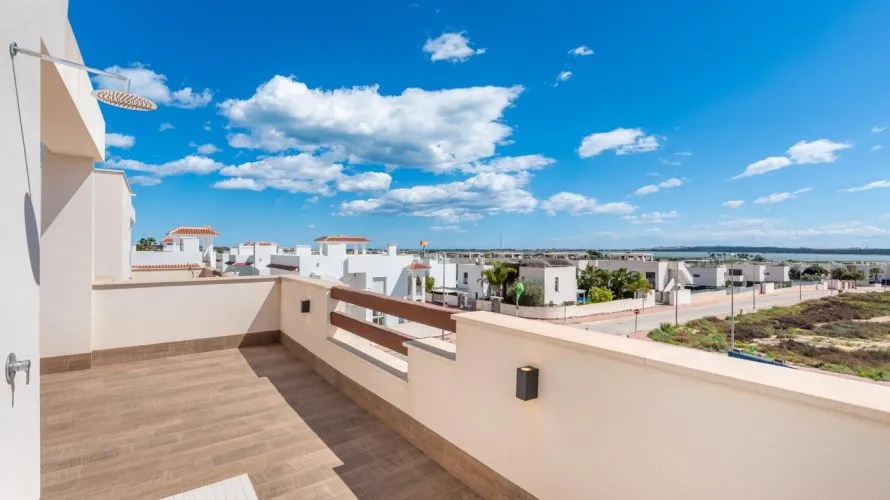 3 bedrooms villa for sale, La Herrada, Spain No. 996 № 6