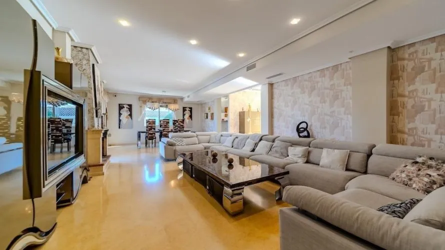 5 bedrooms villa for sale, Torrevieja, Spain No. 1098 № 2
