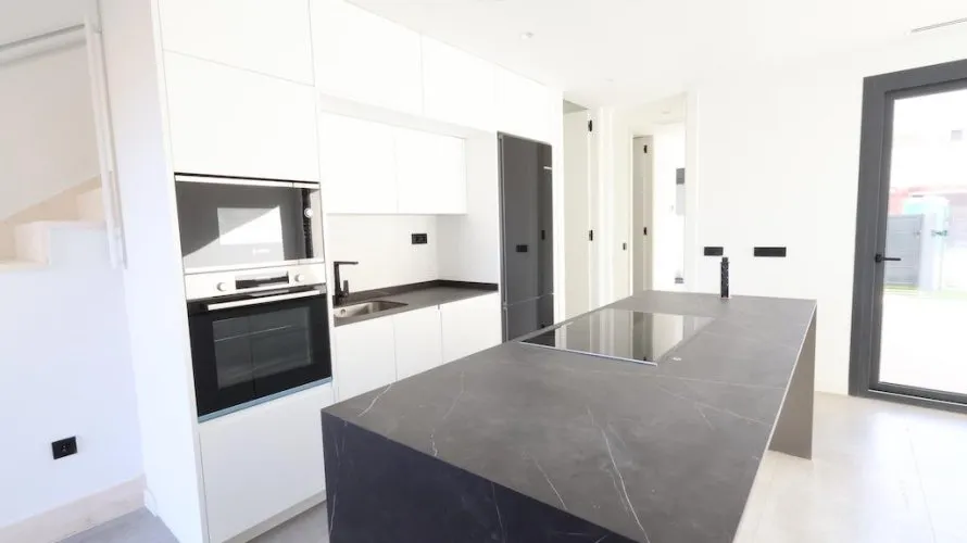 3 bedrooms apartment for sale, Los Alcazares, Spain No. 1034 № 6
