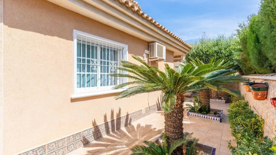 3 bedrooms villa for sale , Torrevieja, Spain No. 610 № 13
