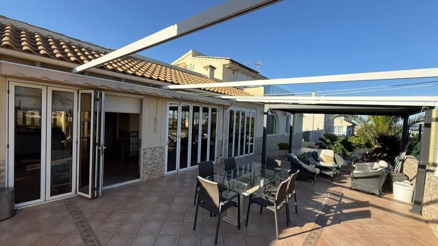 4 bedrooms villa for sale, Villamartin, Spain No. 1310 № 16