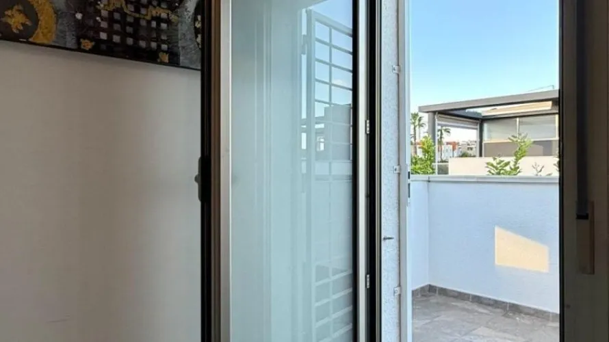 3 bedrooms apartment for sale, Torrevieja, Spain No. 602 № 10
