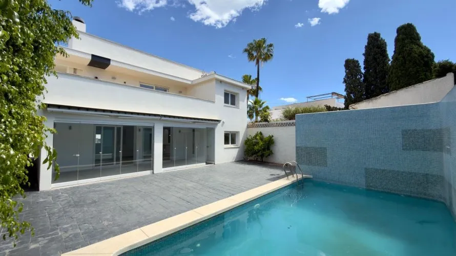 4 bedrooms house for sale, Albir, Spain No. 1369 № 12