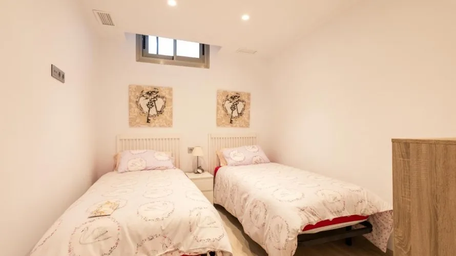 4 bedrooms apartment for sale, La Florida, Spain No. 1267 № 11