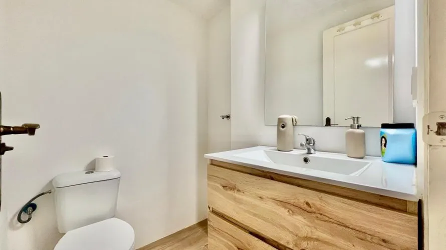 2 bedrooms penthouse for sale, Torrevieja, Spain No. 1262 № 27