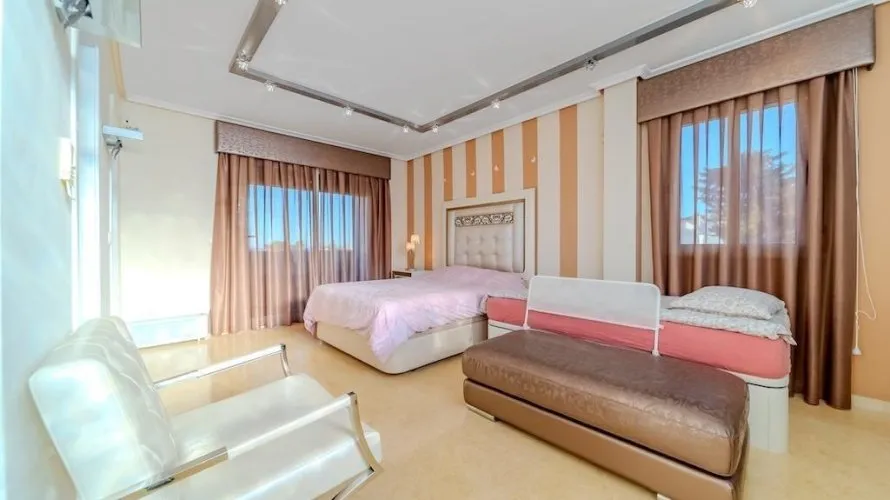 5 bedrooms villa for sale, Torrevieja, Spain No. 1098 № 24