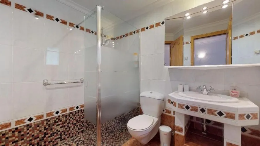 7 bedrooms villa for sale, Maryvilla, Spain No. 795 № 24