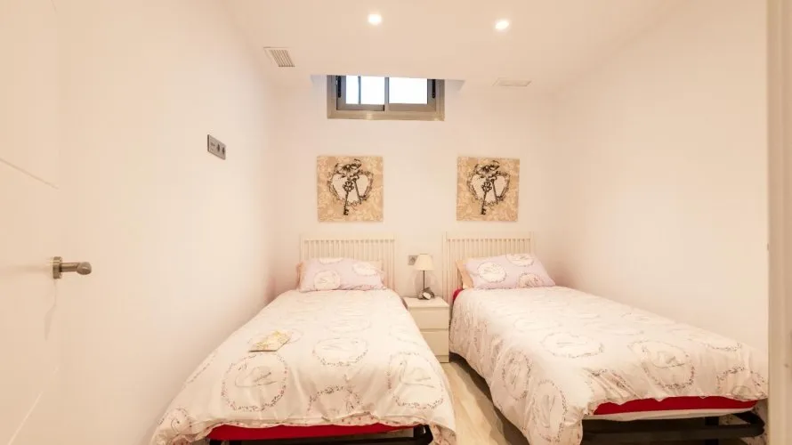 4 bedrooms apartment for sale, La Florida, Spain No. 1267 № 10
