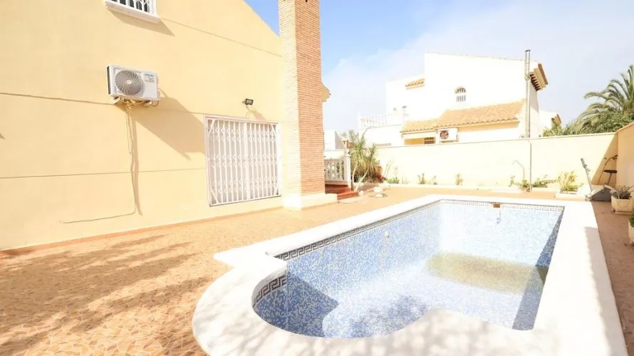 4 bedrooms apartment for sale, Playa Flamenca II, Spain No. 1014 № 19