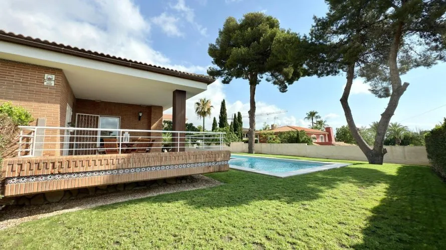 3 bedrooms villa for sale , La Nucia, Spain No. 630 № 1