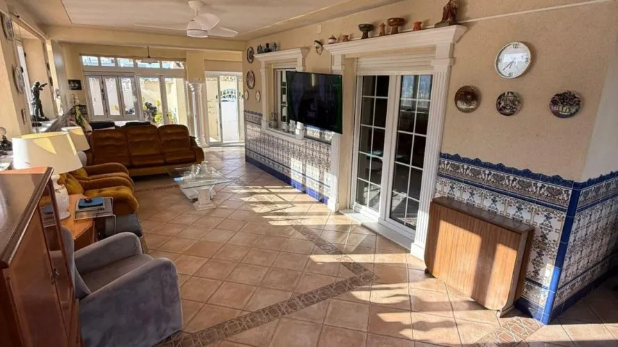 4 bedrooms villa for sale, Villamartin, Spain No. 1310 № 9