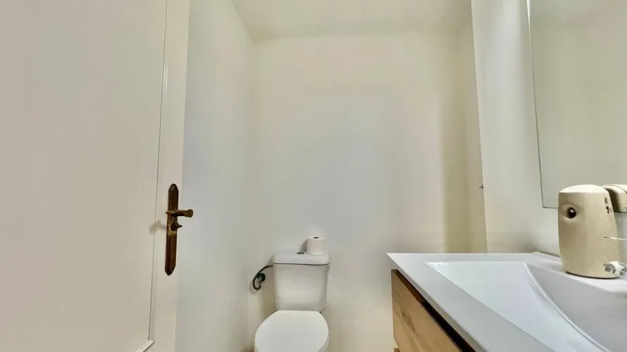 2 bedrooms penthouse for sale, Torrevieja, Spain No. 1262 № 26