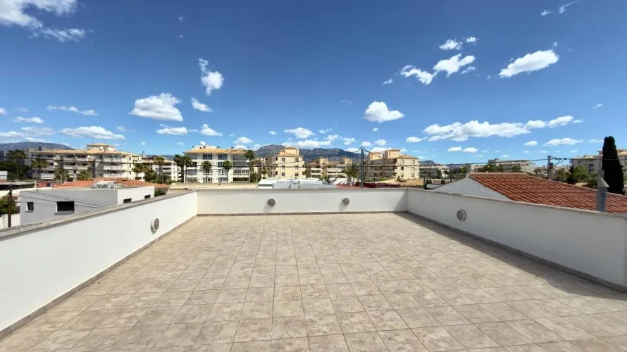 4 bedrooms house for sale, Albir, Spain No. 1369 № 19