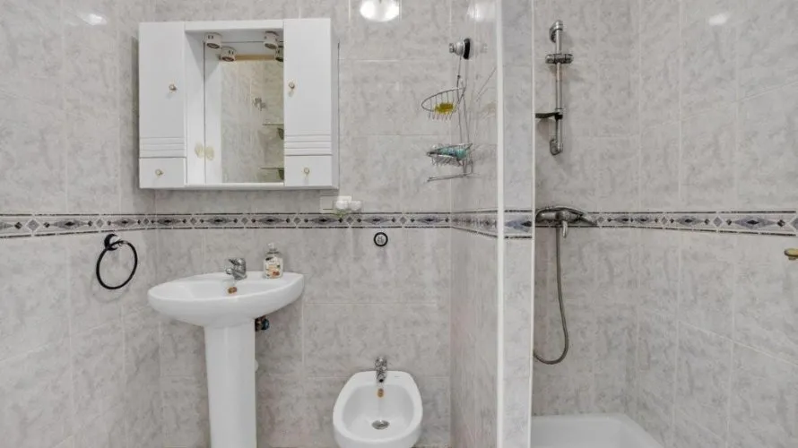 2 bedrooms house for sale , Torrevieja, Spain No. 1358 № 25
