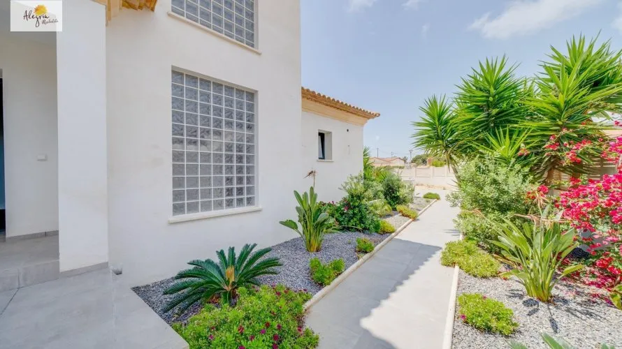 5 bedrooms villa for sale , Calpe, Spain No. 842 № 1