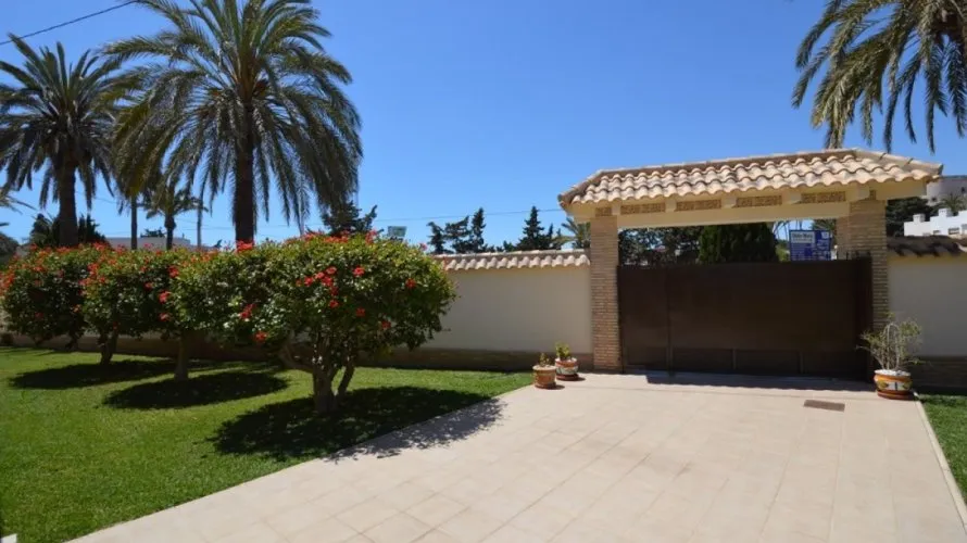 276m² villa for sale , Cabo Roig, Spain No. 648 № 23