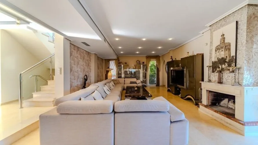 5 bedrooms villa for sale, Torrevieja, Spain No. 1098 № 3
