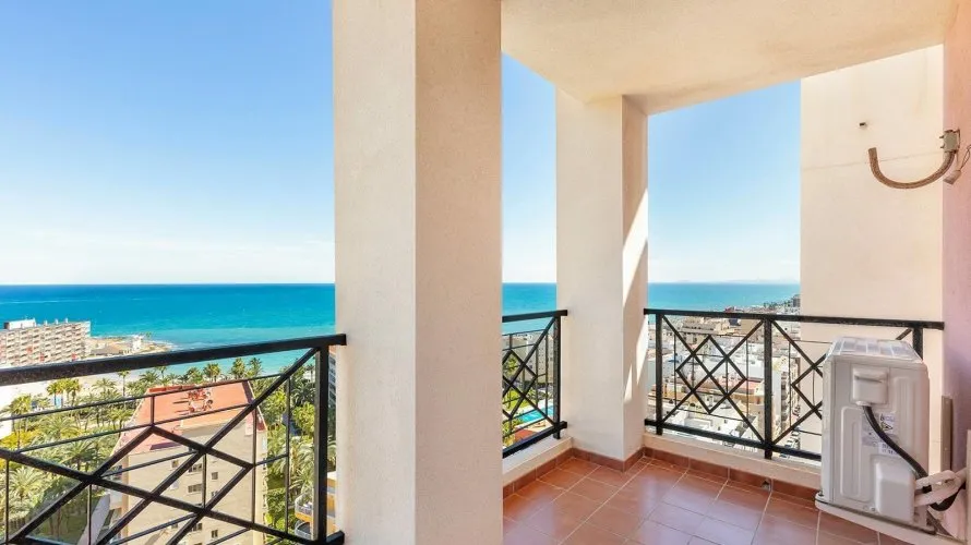 2 bedrooms apartment for sale , Torrevieja, Spain No. 1301 № 1