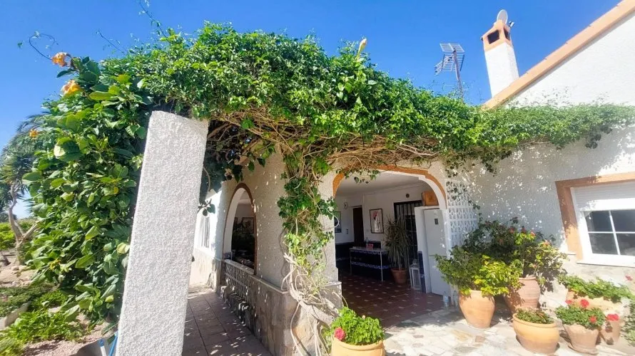 5 bedrooms house for sale, La Marina, Spain No. 1424 № 3