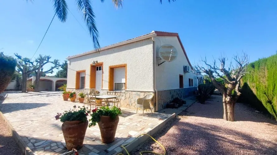 5 bedrooms house for sale, La Marina, Spain No. 1424 № 1